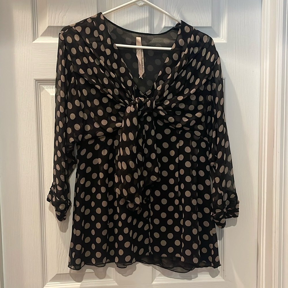 Size Medium. Bailey 44 button up/ tie front blouse! 3/4 sleeve blouse.